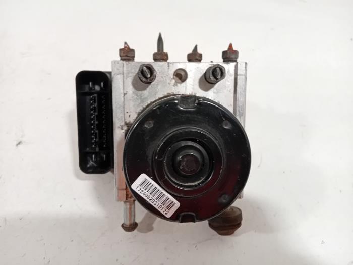 Gebruikte ABS Pomp Suzuki Swift Prijs € 165,00 Margeregeling aangeboden door Van der Ven Autorecycling B.V.