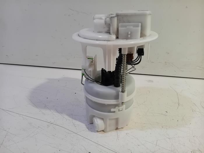 Gebruikte Tank element Pomp Opel Corsa Prijs € 65,00 Margeregeling aangeboden door Van der Ven Autorecycling B.V.
