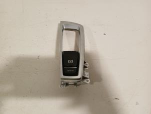 Gebruikte Handrem schakelaar BMW 5-Serie Prijs € 17,00 Margeregeling aangeboden door Van der Ven Autorecycling B.V.