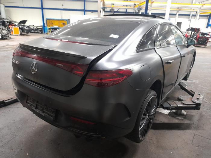 Computer Diversen van een Mercedes EQE 2022