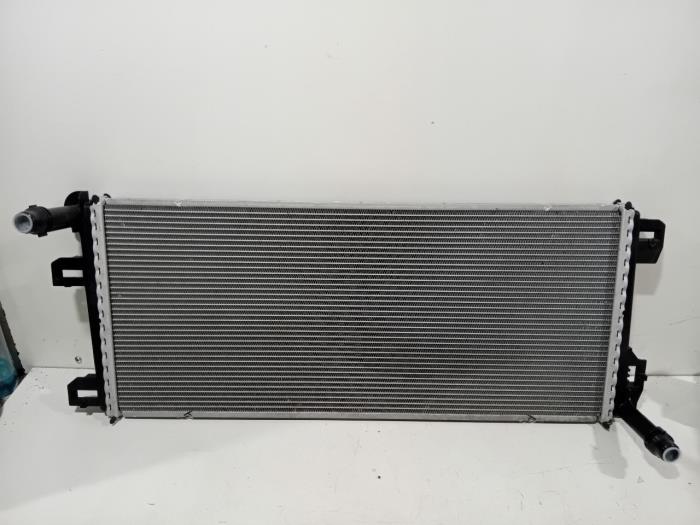 Gebruikte Radiateur Mercedes EQE Prijs € 410,00 Margeregeling aangeboden door Van der Ven Autorecycling B.V.