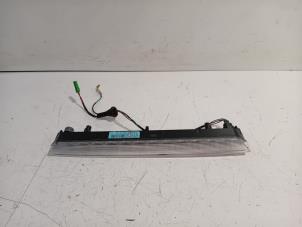 Gebruikte Extra Remlicht midden Lynk & Co 01 Prijs € 110,00 Margeregeling aangeboden door Van der Ven Autorecycling B.V.