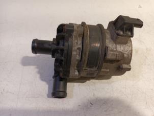 Gebruikte Waterpomp Audi Allroad Quattro Prijs € 50,00 Margeregeling aangeboden door Van der Ven Autorecycling B.V.