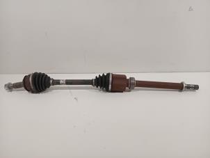 Gebruikte Aandrijfas rechts-voor Nissan Qashqai Prijs € 75,00 Margeregeling aangeboden door Van der Ven Autorecycling B.V.