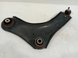 Gebruikte Draagarm links-voor Renault Grand Scenic Prijs € 20,00 Margeregeling aangeboden door Van der Ven Autorecycling B.V.