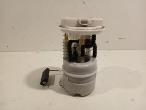 Gebruikte Tank element Pomp Renault Clio Prijs € 26,00 Margeregeling aangeboden door Van der Ven Autorecycling B.V.