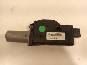 Gebruikte Schuifdak Motor Alfa Romeo Stelvio Prijs € 145,00 Margeregeling aangeboden door Van der Ven Autorecycling B.V.