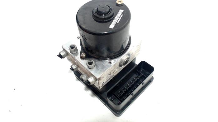 ABS Pomp van een BMW 3-Serie 2005