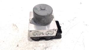 Gebruikte ABS Pomp Ford S-Max Prijs € 30,00 Margeregeling aangeboden door Van der Ven Autorecycling B.V.