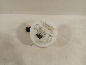 Gebruikte Tank element Pomp Mercedes C-Klasse Prijs € 60,00 Margeregeling aangeboden door Van der Ven Autorecycling B.V.