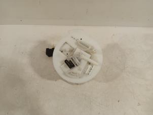 Gebruikte Tank element Pomp Mercedes C-Klasse Prijs € 60,00 Margeregeling aangeboden door Van der Ven Autorecycling B.V.