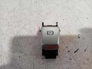 Gebruikte Schakelaar handrem Mercedes C-Klasse Prijs € 10,00 Margeregeling aangeboden door Van der Ven Autorecycling B.V.