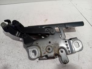 Gebruikte Gasdemper Motorkap Set BMW 4-Serie Prijs € 13,00 Margeregeling aangeboden door Van der Ven Autorecycling B.V.