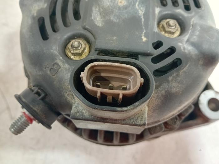 Dynamo van een Landrover Defender 2000