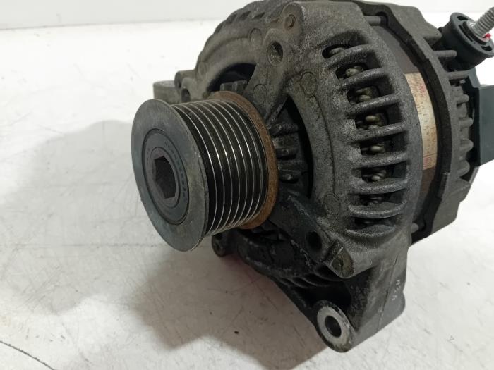 Dynamo van een Landrover Defender 2000