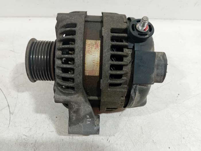 Dynamo van een Landrover Defender 2000