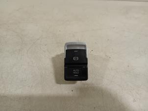 Gebruikte Handrem schakelaar Volkswagen E-Golf Prijs € 17,00 Margeregeling aangeboden door Van der Ven Autorecycling B.V.