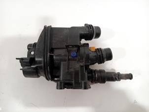 Gebruikte Thermostaathuis Citroen DS3 Prijs € 41,00 Margeregeling aangeboden door Van der Ven Autorecycling B.V.