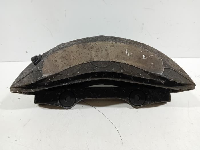 Remklauw (Tang) links-voor van een Volkswagen Touareg 2018