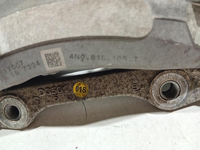 Remklauw (Tang) links-voor van een Volkswagen Touareg 2018