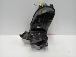 Gebruikte Adblue tank Volkswagen Touareg Prijs € 280,00 Margeregeling aangeboden door Van der Ven Autorecycling B.V.