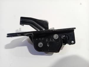 Gebruikte Slotvanger Achterklep Citroen Jumpy Prijs € 11,00 Margeregeling aangeboden door Van der Ven Autorecycling B.V.