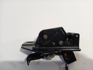 Gebruikte Slotvanger Achterklep Citroen Jumpy Prijs € 11,00 Margeregeling aangeboden door Van der Ven Autorecycling B.V.