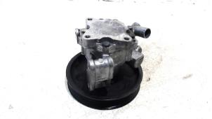 Gebruikte Stuurpomp Mercedes CLK Prijs € 30,00 Margeregeling aangeboden door Van der Ven Autorecycling B.V.