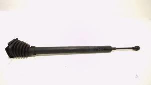 Gebruikte Kofferdekseldemper rechts-achter Porsche Panamera Prijs € 25,00 Margeregeling aangeboden door Van der Ven Autorecycling B.V.