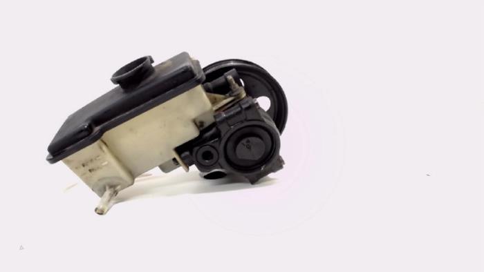 Stuurbekrachtiging Pomp van een Ford Mondeo 2003
