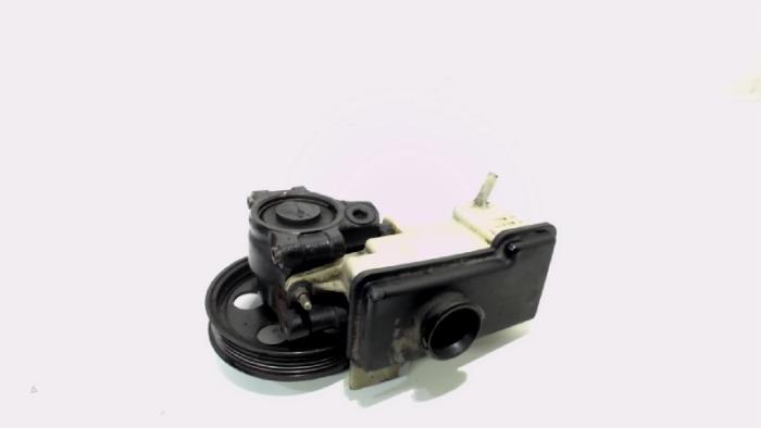 Stuurbekrachtiging Pomp van een Ford Mondeo 2003