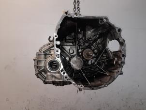 Gebruikte Versnellingsbak Renault Koleos Prijs € 242,00 Margeregeling aangeboden door Van der Ven Autorecycling B.V.