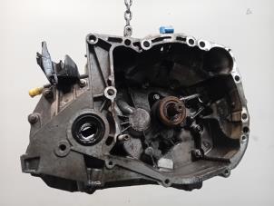 Gebruikte Versnellingsbak Renault Clio Prijs € 274,00 Margeregeling aangeboden door Van der Ven Autorecycling B.V.