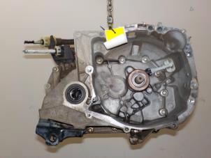 Gebruikte Versnellingsbak Renault Clio Prijs € 430,00 Margeregeling aangeboden door Van der Ven Autorecycling B.V.