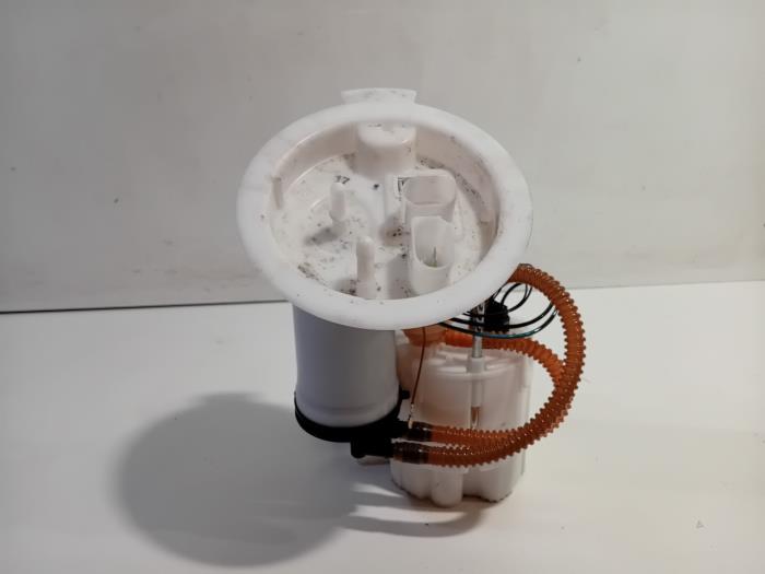 Gebruikte Tank element Pomp BMW 1-Serie Prijs € 31,00 Margeregeling aangeboden door Van der Ven Autorecycling B.V.
