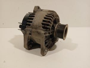 Gebruikte Dynamo Dacia Duster Prijs € 60,00 Margeregeling aangeboden door Van der Ven Autorecycling B.V.