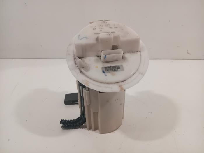 Gebruikte Tank element Pomp Mercedes C-Klasse Prijs € 26,00 Margeregeling aangeboden door Van der Ven Autorecycling B.V.