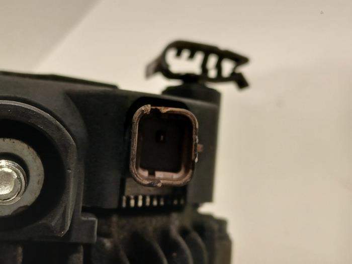 Dynamo van een Peugeot Partner 2020