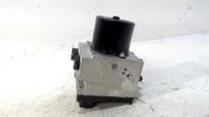 Gebruikte ABS Pomp Peugeot 407 Prijs € 50,00 Margeregeling aangeboden door Van der Ven Autorecycling B.V.