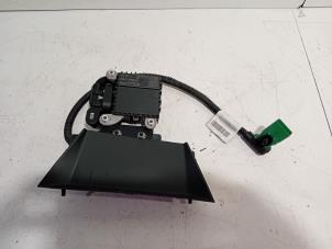 Gebruikte Sensor cruise control Peugeot 208 Prijs € 225,00 Margeregeling aangeboden door Van der Ven Autorecycling B.V.