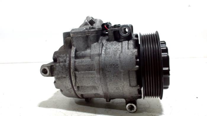 Aircopomp van een Mercedes C-Klasse 2004