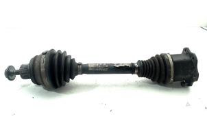 Gebruikte Aandrijfas rechts-voor Audi A4 Prijs € 125,00 Margeregeling aangeboden door Van der Ven Autorecycling B.V.