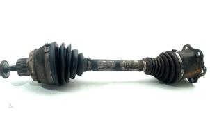 Gebruikte Homokineetas links-voor Audi A4 Prijs € 125,00 Margeregeling aangeboden door Van der Ven Autorecycling B.V.