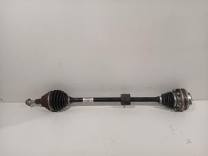 Gebruikte Aandrijfas rechts-voor Volkswagen T-Roc Prijs € 75,00 Margeregeling aangeboden door Van der Ven Autorecycling B.V.