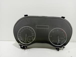 Gebruikte Cockpit Mercedes A-Klasse Prijs € 65,00 Margeregeling aangeboden door Van der Ven Autorecycling B.V.