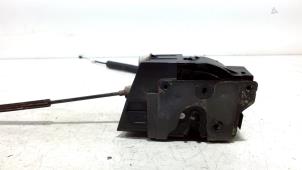 Gebruikte Deurslot Mechaniek 4Deurs rechts-voor Landrover Range Rover Prijs € 50,00 Margeregeling aangeboden door Van der Ven Autorecycling B.V.