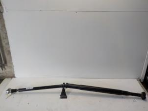 Gebruikte Achteras + Cardan Mercedes GLA Prijs € 275,00 Margeregeling aangeboden door Van der Ven Autorecycling B.V.