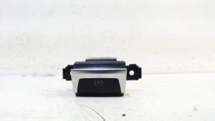 Gebruikte Handrem schakelaar Peugeot 308 Prijs € 14,00 Margeregeling aangeboden door Van der Ven Autorecycling B.V.