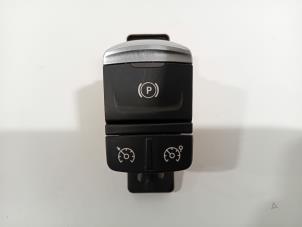 Gebruikte Schakelaar handrem Renault Grand Scenic Prijs € 35,00 Margeregeling aangeboden door Van der Ven Autorecycling B.V.