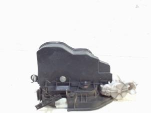 Gebruikte Slotmechaniek Portier 4Deurs links-voor BMW X6 Prijs € 26,00 Margeregeling aangeboden door Van der Ven Autorecycling B.V.